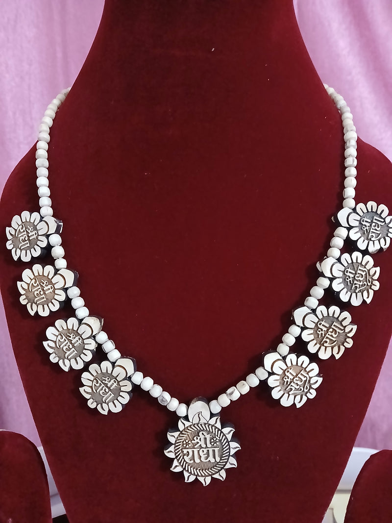 (8+1) Pendant Radha Naam Pure Tulsi Neclace Premium Quality