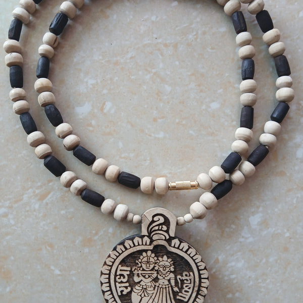 10 MM Handcrafted Radha Naam Beads With Big Size Pure Tulsi Pendant Black & White Mala