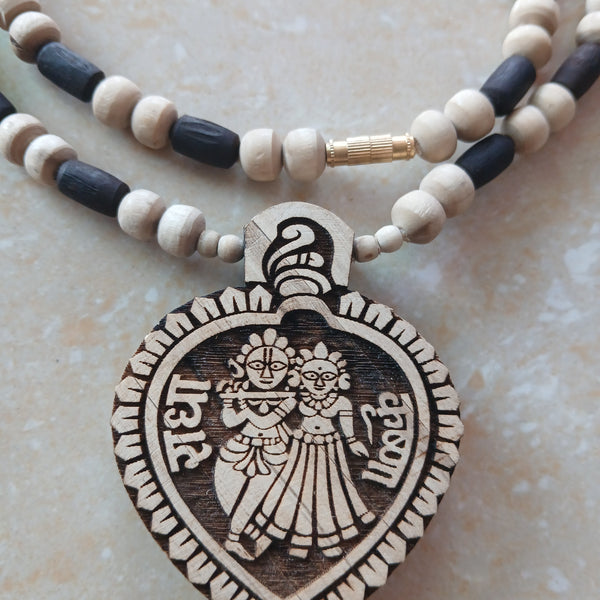 10 MM Handcrafted Radha Naam Beads With Big Size Pure Tulsi Pendant Black & White Mala